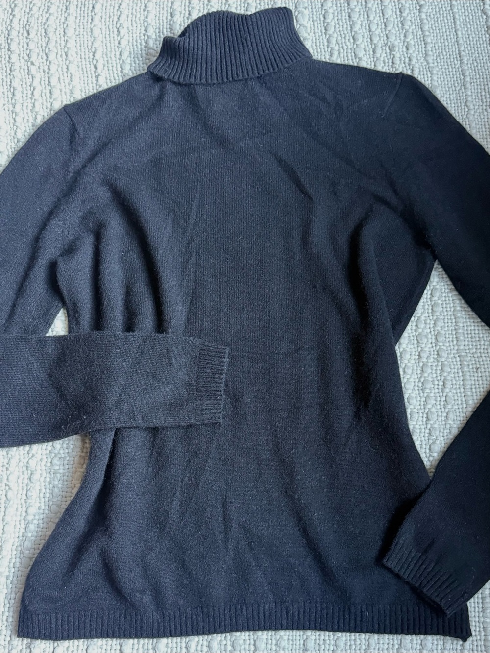 Classic Black Cashmere Turtleneck Sweater